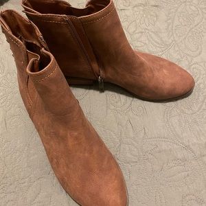 Womens new short boots size 8 1/2